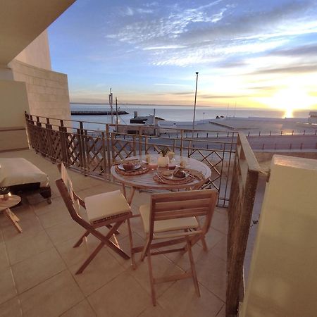 Potato Beach Apartment At Beach Front & Sea View Lagos Bagian luar foto
