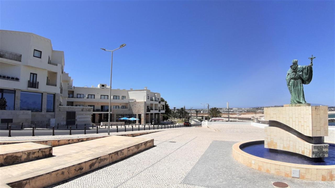 Potato Beach Apartment At Beach Front & Sea View Lagos Bagian luar foto