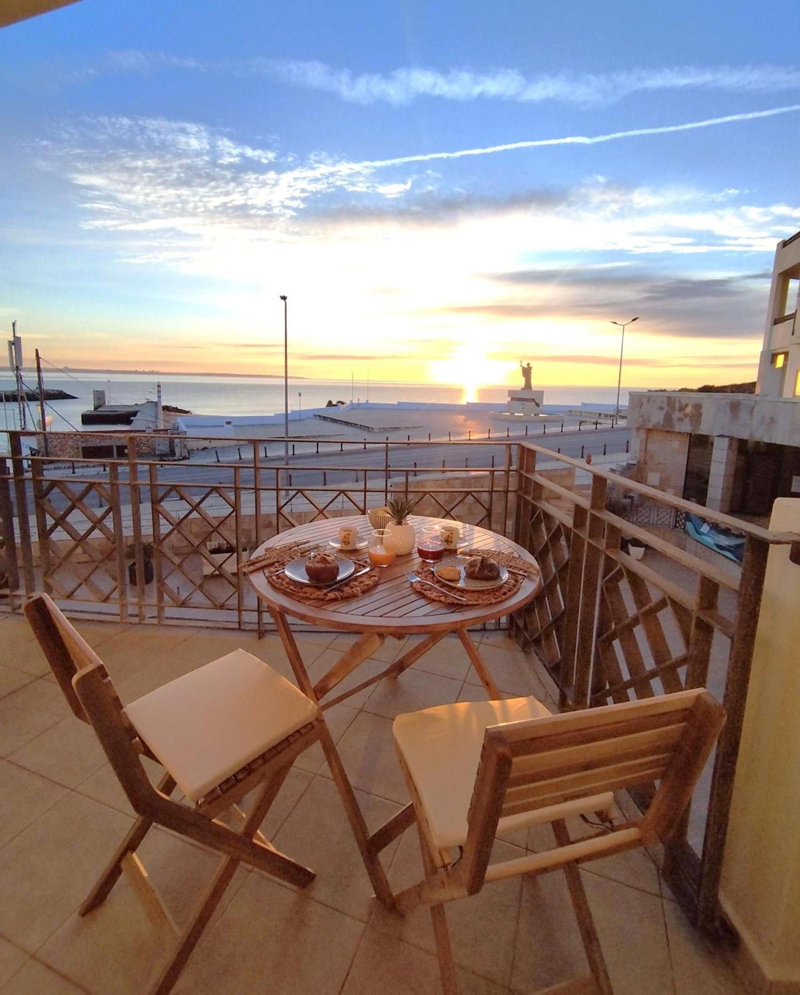 Potato Beach Apartment At Beach Front & Sea View Lagos Bagian luar foto